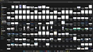 Windows File Explorer showing automatically saved screenshot PNG files in the Pictures Screenshots folder