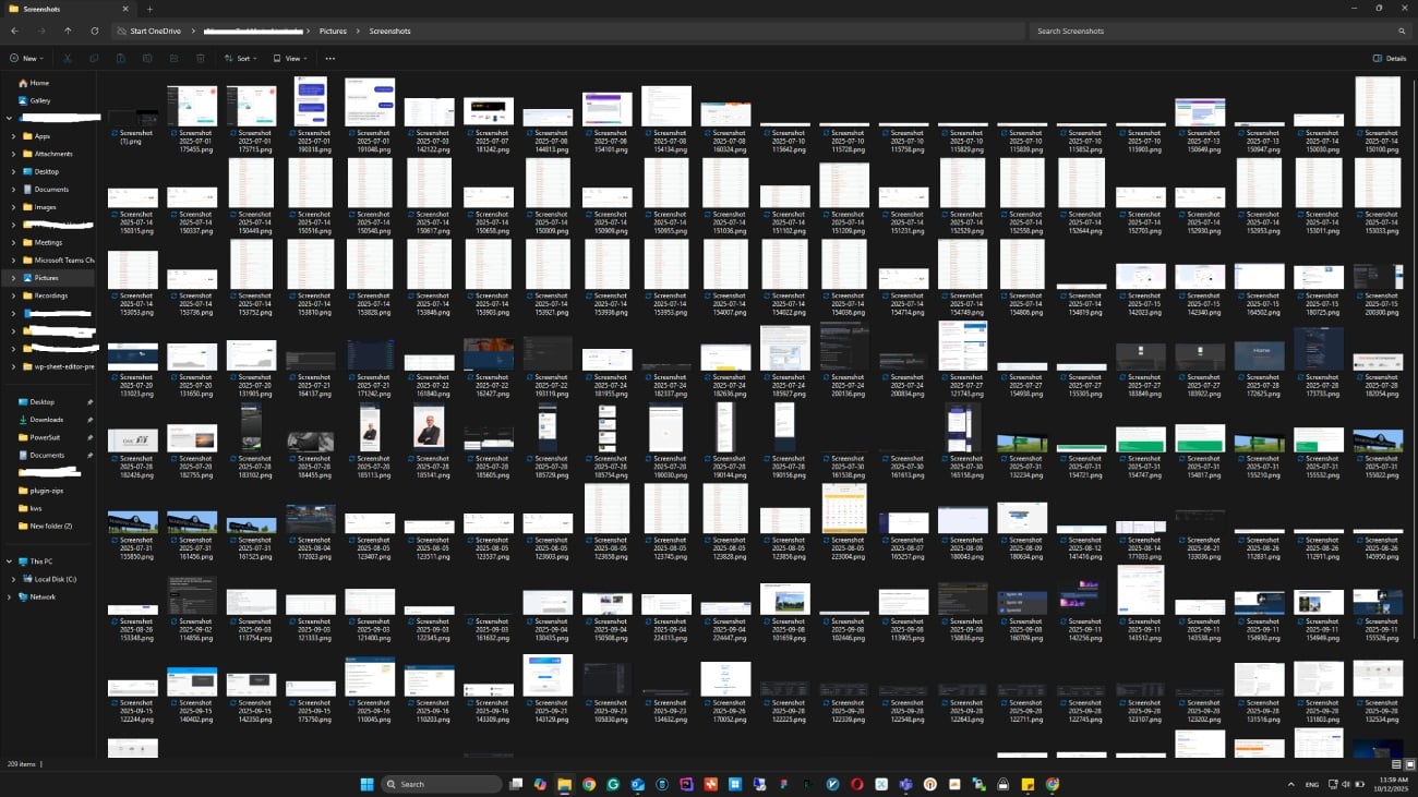 Windows File Explorer showing automatically saved screenshot PNG files in the Pictures Screenshots folder
